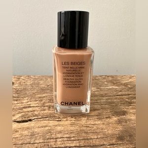 Chanel Les Beiges foundation B50